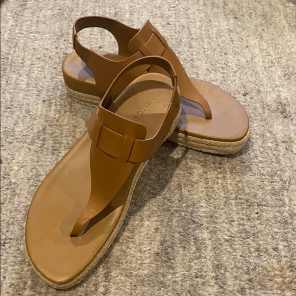 VINCE sandals. - Picture 1 of 3